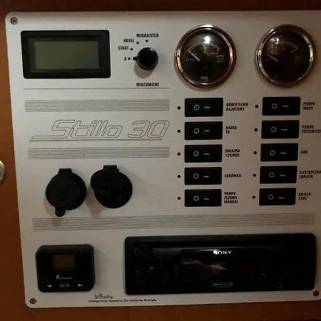 Botel Stillo 30